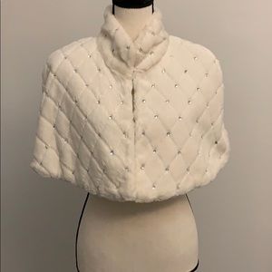 Faux fur capelet